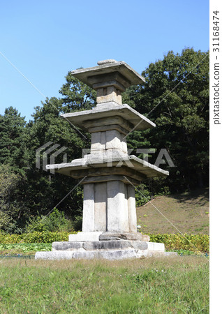 Janghahri(寶藏184),Buyeo,忠南的三層傳說中的石塔 Janghahri(寶藏184),Buyeo,忠南的三層傳說中的石塔 31168474