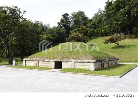 Gyeongju Gujung-dong square shape (historical site 27), Gyeongju city, Gyeongbuk Gyeongju Gujung-dong square shape (historical site 27), Gyeongju city, Gyeongbuk 31168522