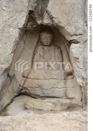 Gyeongju Namsan Byeonggok Maehyeongjae (Treasure No. 198), Gyeongju City, Gyeongbuk Province 31168540