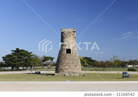 Cheomseongdae (National Treasure No.31), Gyeongju, Gyeongbuk 31168542