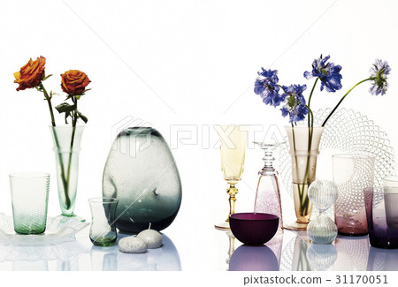 Vase, cup, cup Vase, cup, cup 31170051