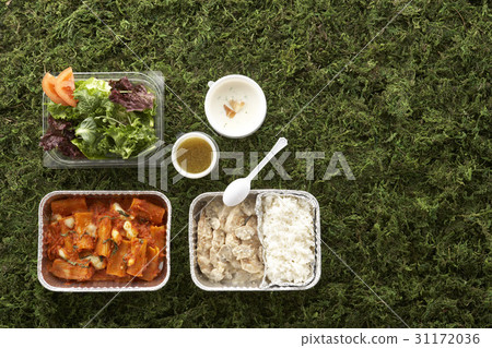 Salads and pasta 31172036