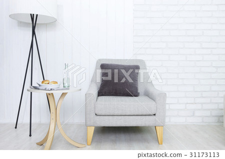 Sandwich, Sofa, a desk lamp 31173113