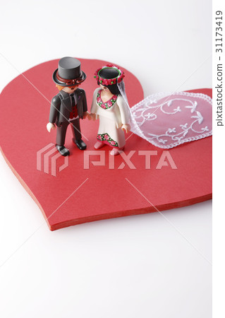 Dolls, marriage 31173419
