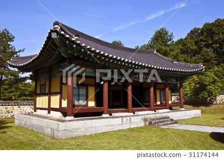 Chungju Limestone Mingong, Chungryongsa Temple (Historic Site No. 189), Chungju City, Chungbuk Province 31174144