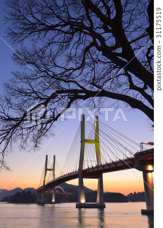 Cheon Yang Bridge, Samchonpo Bridge, Chosang Island, Hallyeo Marine National Park, Sacheon City, Gyeongnam 31175519
