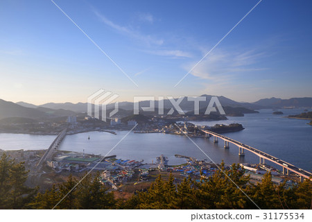 Geoje Bridge, Shinjeje Bridge, Insolation, Hallyeo Marine National Park, Tongyeong, Gyeongnam Geoje Bridge, Shinjeje Bridge, Insolation, Hallyeo Marine National Park, Tongyeong, Gyeongnam 31175534