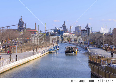 Cruise ships, POSCO, Pohang Canal, Pohang, Gyeongbuk Cruise ships, POSCO, Pohang Canal, Pohang, Gyeongbuk 31175587