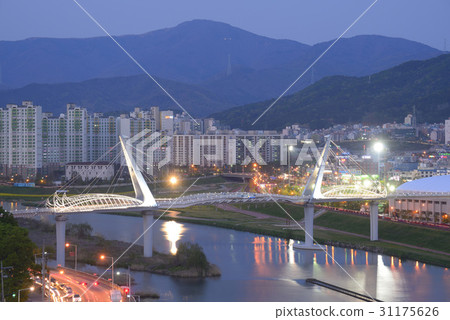 Yangsan River Bridge, Yangsan River, Yangsan City, Gyeongnam Province Yangsan River Bridge, Yangsan River, Yangsan City, Gyeongnam Province 31175626