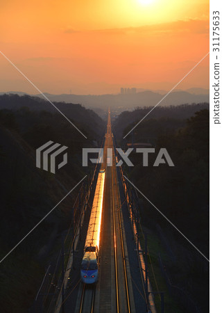 慶尚南道KTX,Gyeongbuk 慶尚南道KTX,Gyeongbuk 31175633