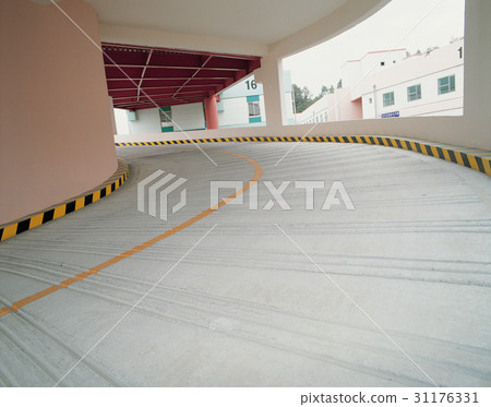 parking lot 31176331