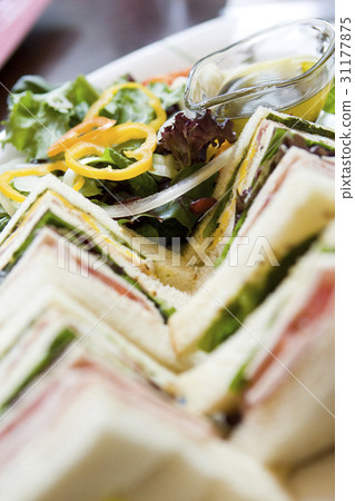 Sandwich, salad 31177875