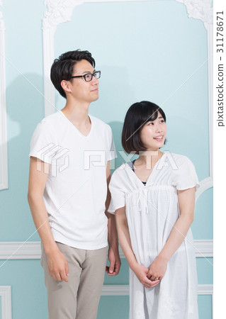 A couple of white shirt 31178671