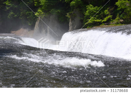Fubuzuki waterfall 31178688