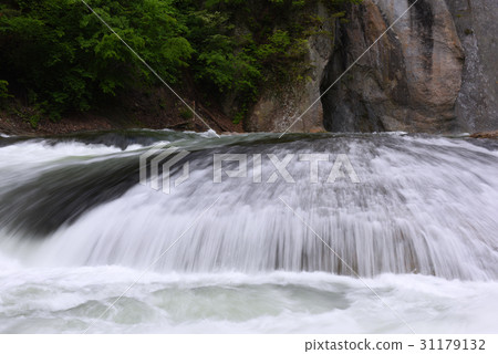 Fubuzuki waterfall 31179132