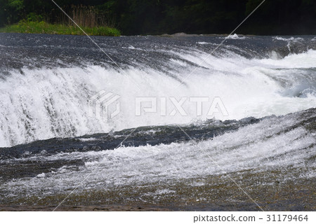 Fubuzuki waterfall 31179464
