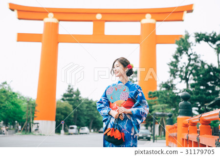 一名婦女在京都觀光的浴衣時尚 31179705