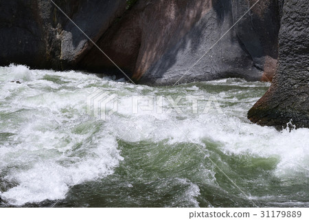 Fubuzuki waterfall 31179889