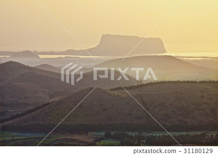 Gyeongsangbuk-do, Sonjaabong, Seongsan Ilchulbong, Gucheong-eup, Jeju-si, Jeju-do 31180129