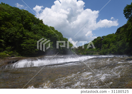 Fubuzuki waterfall 31180525