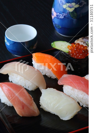 Nigiri sushi 31180551