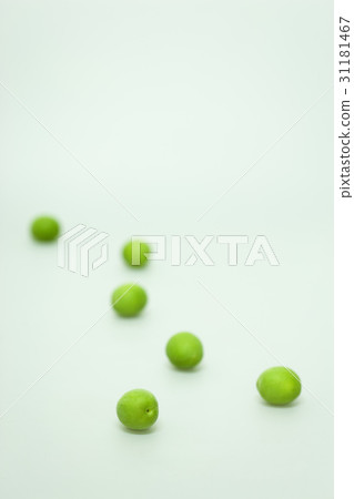 plum plum 31181467