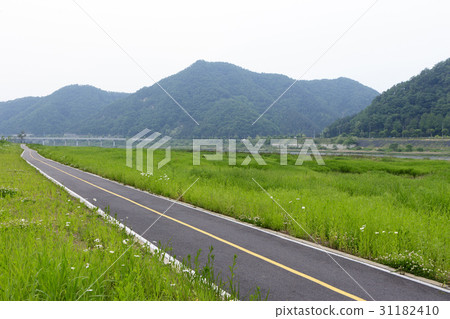自行車北漢江道路，春川市，江原道 31182410