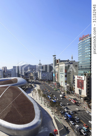 APM Shopping Mall Migliore Dongdaemun Design Stock Photo