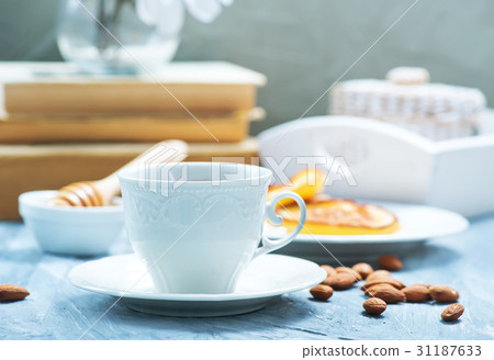 fresh tea in cup 31187633