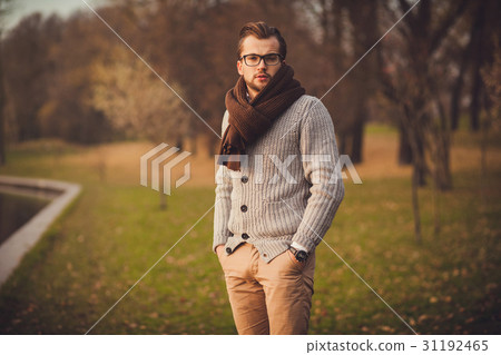 portrait attractive man 31192465