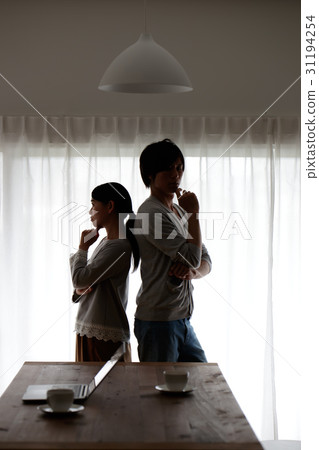 夫妻爭吵剪影 夫妻爭吵剪影 31194254