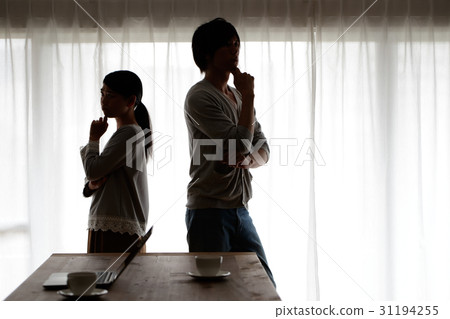 夫妻爭吵剪影 夫妻爭吵剪影 31194255