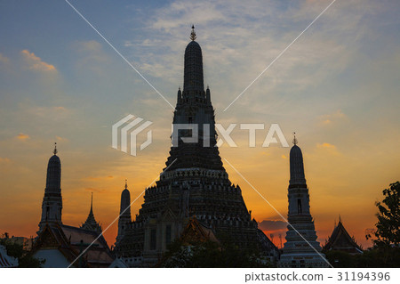 wat arun temple bangkok thailand 31194396