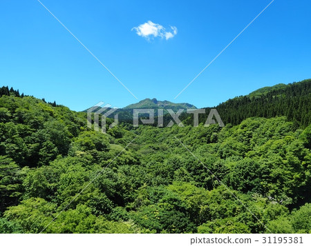 In the early summer Okayama mountainous mountain desire from Higashi Osan-san Ohashi 31195381