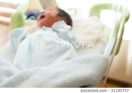 母親出生後剛出生的嬰兒母親出生的胎兒寶寶女嬰私人房間寶寶嬰兒模糊 31195757