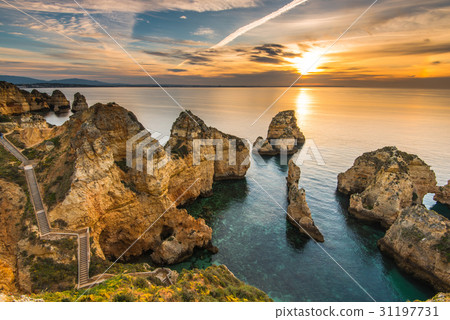 sunrise over Ponta da Piedade,Algarve,Portugal sunrise over Ponta da Piedade,Algarve,Portugal 31197731