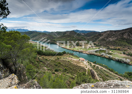 Panoramic vista over Ebro river valley,Spain Panoramic vista over Ebro river valley,Spain 31198984