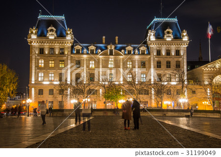 Night view of Crypte Archeologique  31199049