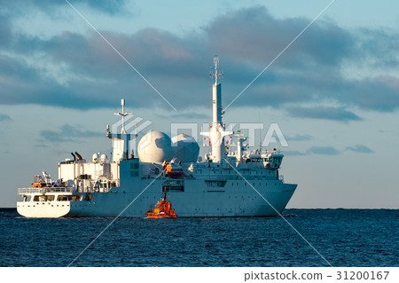 White military ship White military ship 31200167