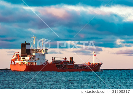 Red oil tanker 31200217