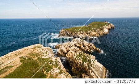 A small beautiful stone island Baleal naer Peniche 31203772