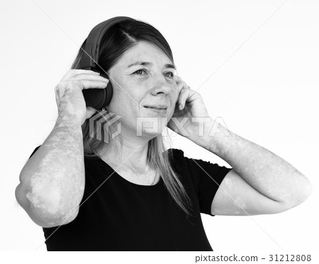 Woman photoshooting in studio close up photograph 31212808