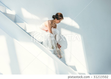 Ballerina wearing a toe shoe Ballerina wearing a toe shoe 31213502