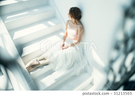 Sitting ballerina Sitting ballerina 31213503