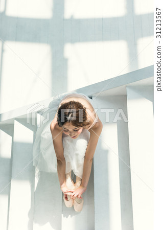 坐芭蕾舞女演員 31213567