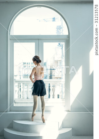 芭蕾舞女演員 31213578