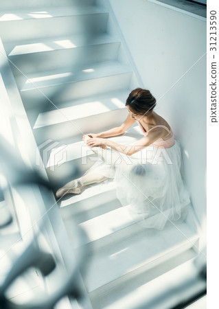 坐芭蕾舞女演員 31213590