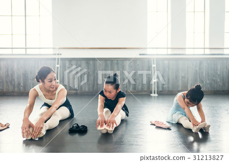 Ballet classroom instructor and student Ballet classroom instructor and student 31213827