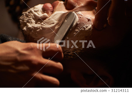 Barber shaving 31214311