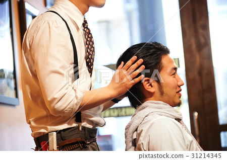 理髮師集滿意的男嘉賓 理髮師集滿意的男嘉賓 31214345